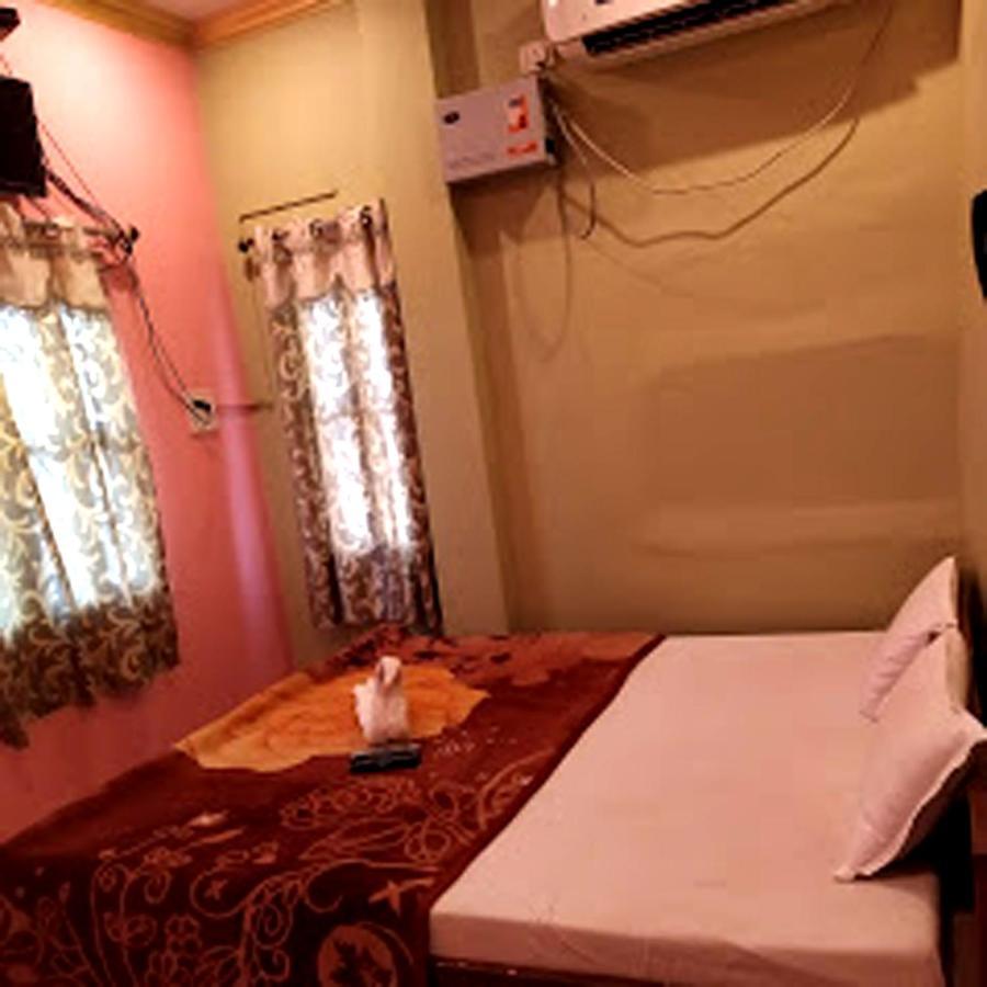 Hotel Aakash Ganga Bénarès Extérieur photo