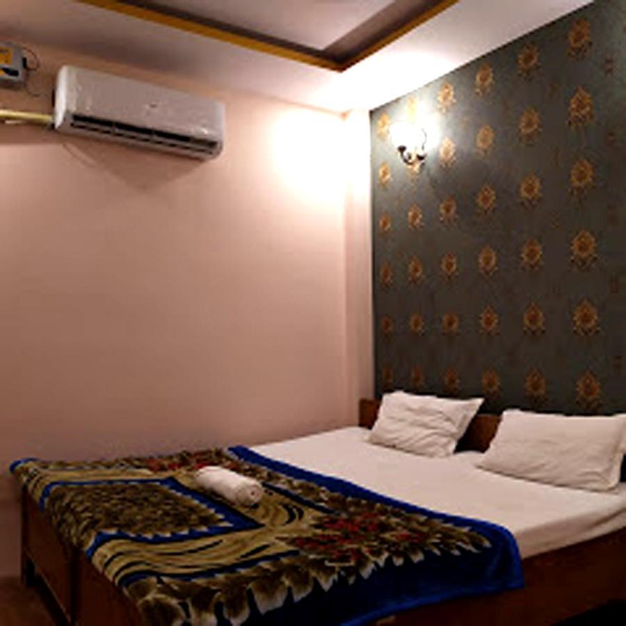 Hotel Aakash Ganga Bénarès Extérieur photo