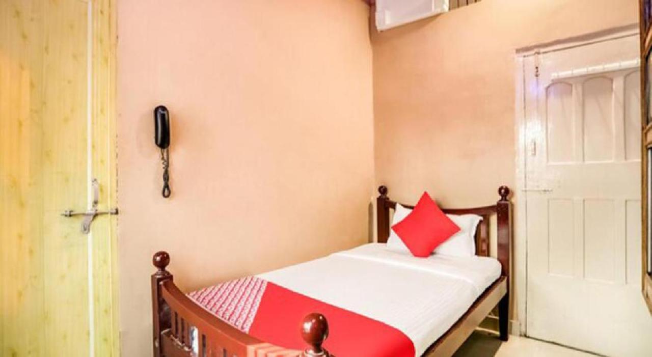 Hotel Aakash Ganga Bénarès Extérieur photo