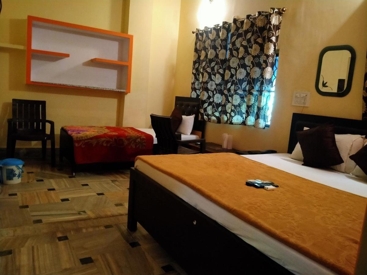 Hotel Aakash Ganga Bénarès Extérieur photo