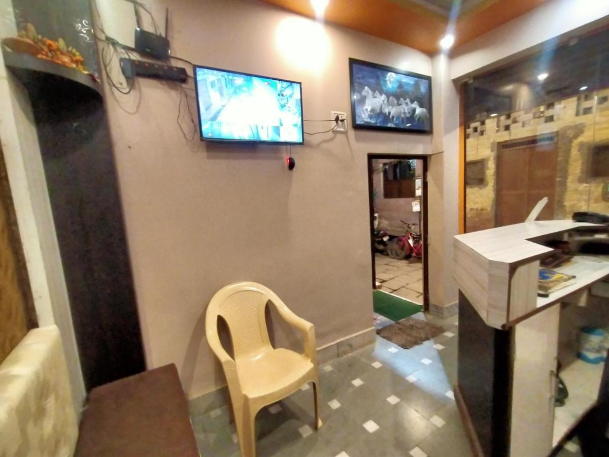 Hotel Aakash Ganga Bénarès Extérieur photo