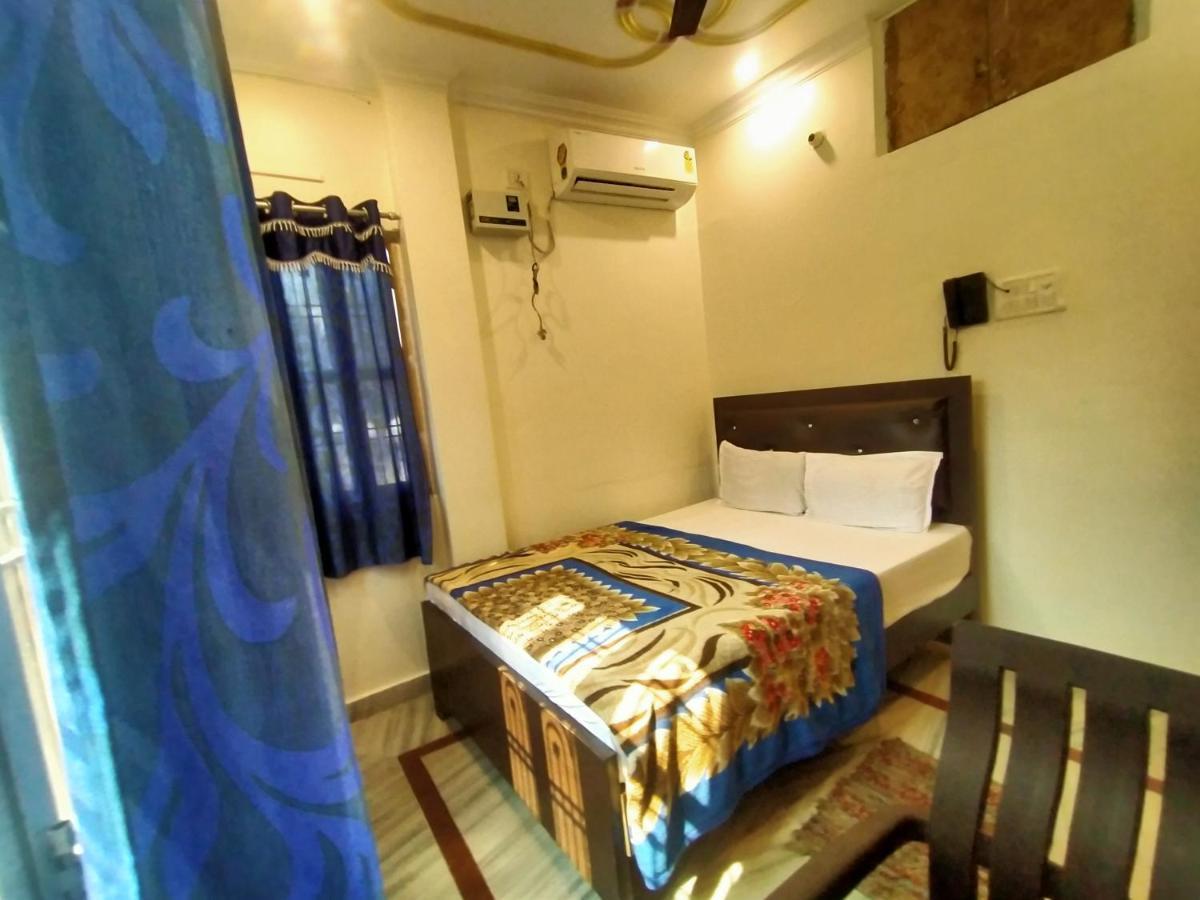 Hotel Aakash Ganga Bénarès Extérieur photo